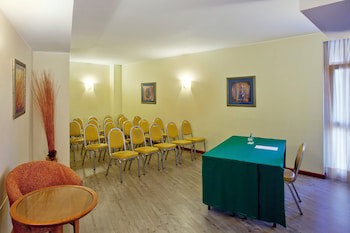Holiday Inn Cagliari by IHG galeri fotoğrafı