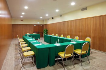 Holiday Inn Cagliari by IHG galeri fotoğrafı