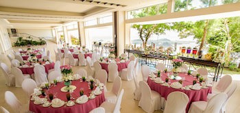 Taal Vista Hotel