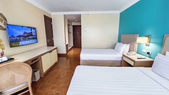 Taal Vista Hotel
