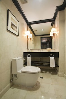 Taal Vista Hotel
