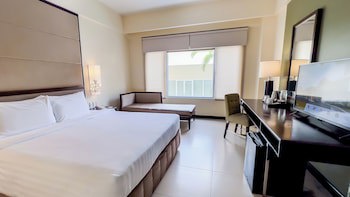 Taal Vista Hotel