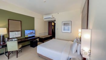 Taal Vista Hotel