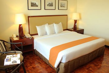Taal Vista Hotel