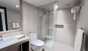 Taal Vista Hotel