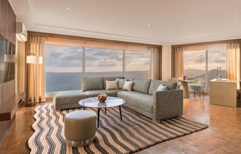 Taal Vista Hotel