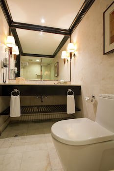 Taal Vista Hotel