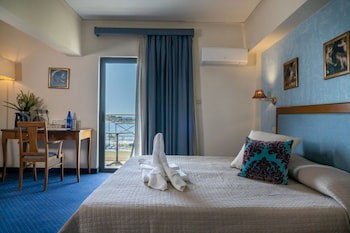 Four Seasons Hotel