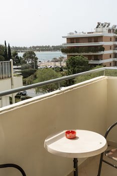 Four Seasons Hotel