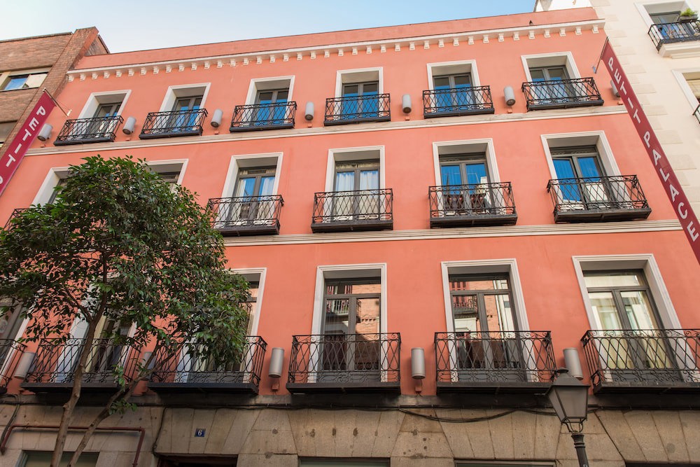 Petit Palace Tres Cruces