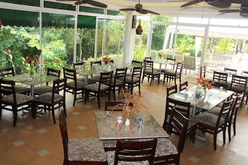 Albrook Inn