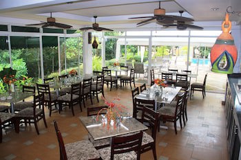 Albrook Inn