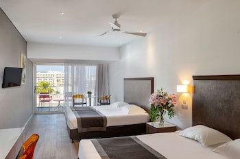 Faros Hotel Ayia Napa galeri fotoğrafı