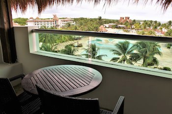 Bluebay Grand Esmeralda All Inclusive