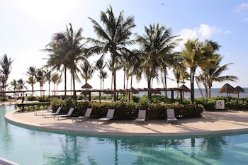 Bluebay Grand Esmeralda All Inclusive