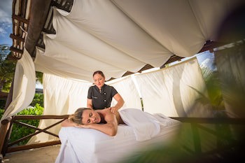 Bluebay Grand Esmeralda All Inclusive