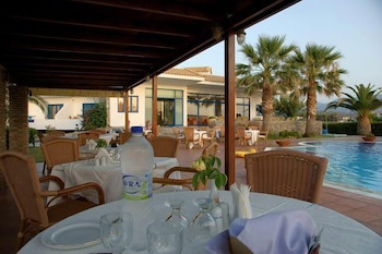Oasis Hotel Kyparissia galeri fotoğrafı