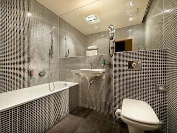 Ea Hotel Crystal Palace