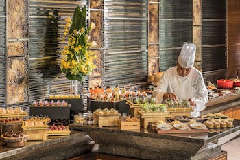 Four Seasons Hotel Hong Kong