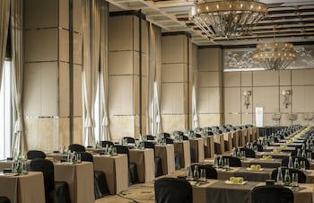 Four Seasons Hotel Hong Kong