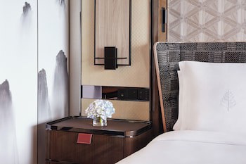 Four Seasons Hotel Hong Kong