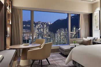 Four Seasons Hotel Hong Kong