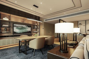 Four Seasons Hotel Hong Kong