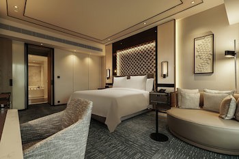 Four Seasons Hotel Hong Kong