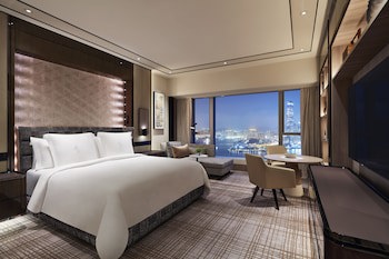 Four Seasons Hotel Hong Kong