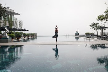 Four Seasons Hotel Hong Kong