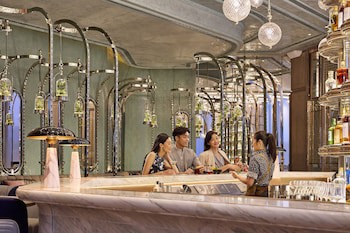 Four Seasons Hotel Hong Kong