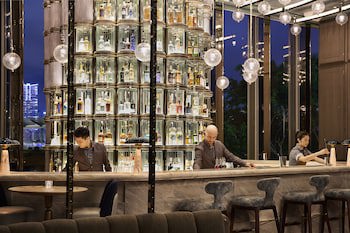 Four Seasons Hotel Hong Kong