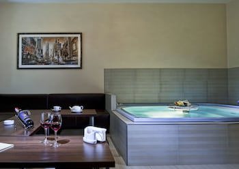 Continental Hotel