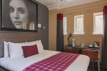 Angel's Share Hotel