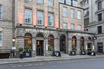 Angel's Share Hotel