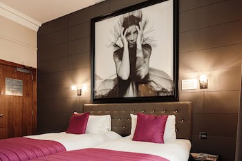 Angel's Share Hotel