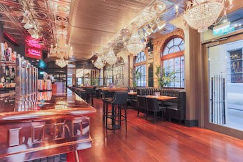 Angel's Share Hotel