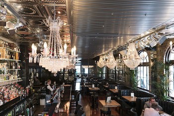Angel's Share Hotel