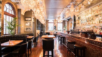 Angel's Share Hotel
