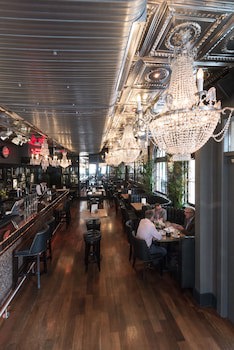 Angel's Share Hotel