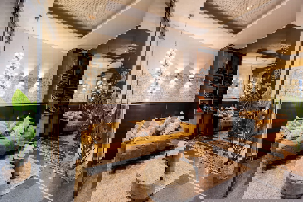 Alma Grand Place Hotel