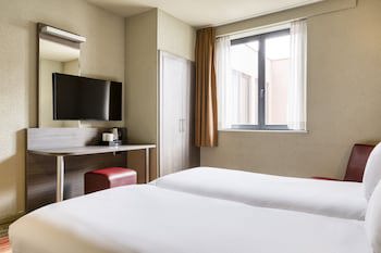 Alma Grand Place Hotel