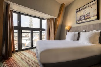 Alma Grand Place Hotel