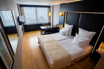 1 BEDROOM, JUNIOR SUITE