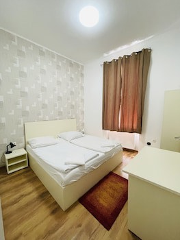 Easy Star Hotel