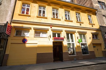 Easy Star Hotel