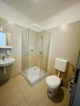 Easy Star Hotel