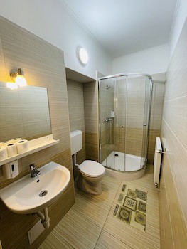 Easy Star Hotel