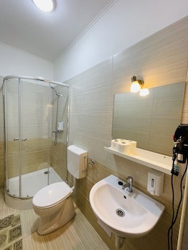 Easy Star Hotel