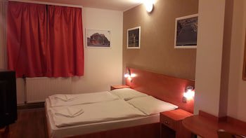 Easy Star Hotel